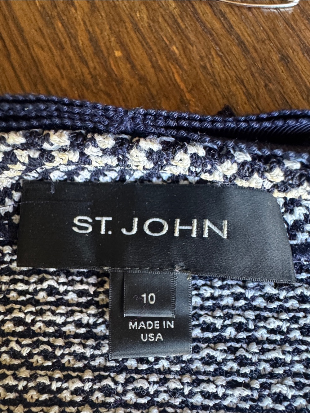 St. John Navy and White Tweed Bow-Trim Jacket - Picture 6 of 6